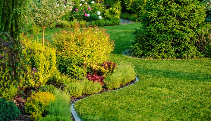 Wir helfen Ihnen auch bei Gartenarbeiten!